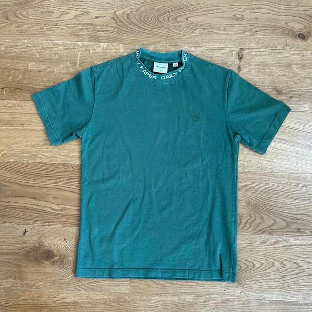 Daily Paper Men's T-shirt - Green - XS on Productcaster.