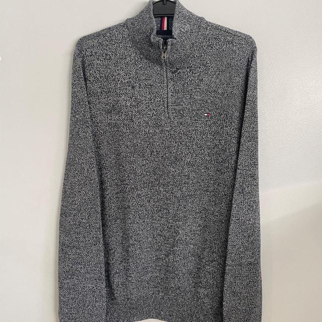 Tommy Hilfiger Men's Sweatshirt - Grey - M on Productcaster.