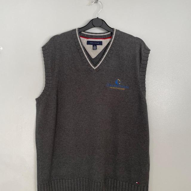 Tommy Hilfiger Men's Vest - Grey - XL on Productcaster.