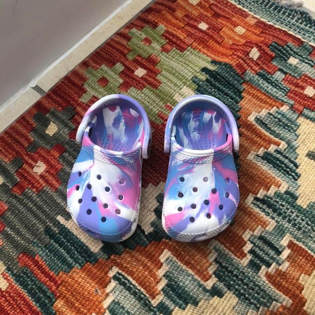 Crocs Kids' Clogs - Multi/Purple - 5-5.5 on Productcaster.