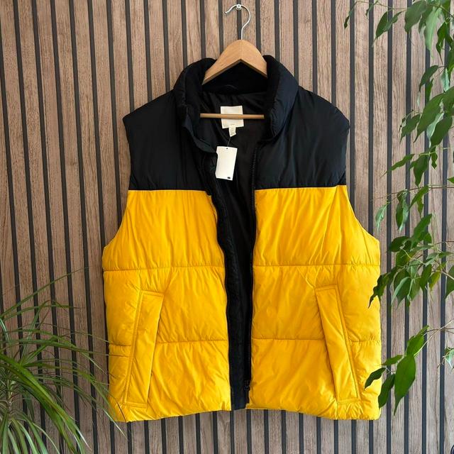 H&M Men's Gilet - Black/Yellow - XL on Productcaster.