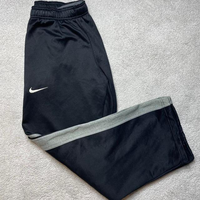 Nike Men's Sweatpants - Black - M on Productcaster.