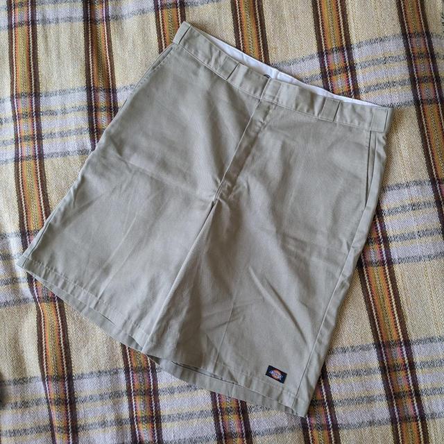 Dickies Men's Shorts - Cream - 42" on Productcaster.