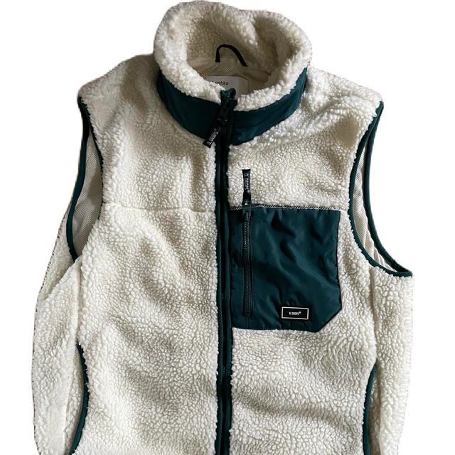 Bershka Men's Vest - White - S on Productcaster.