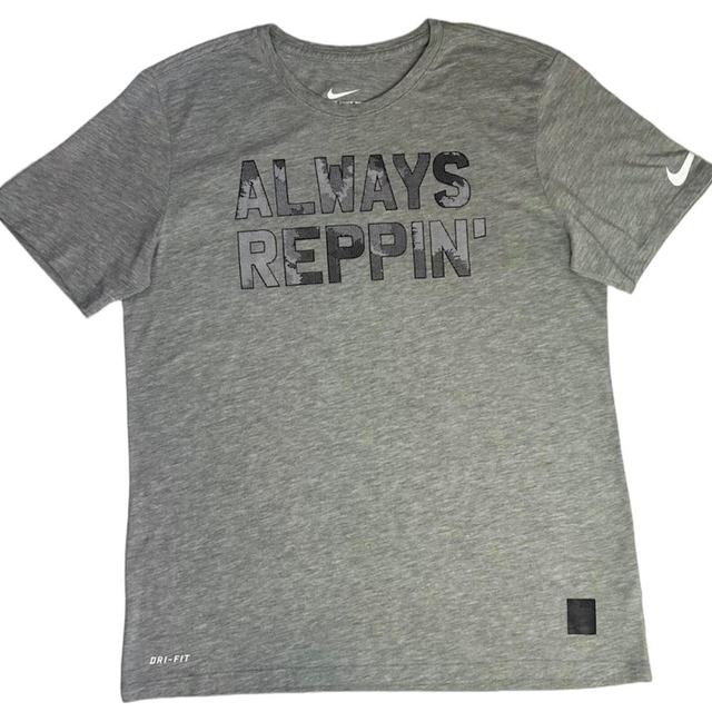 Nike Men's T-shirt - Grey - M on Productcaster.