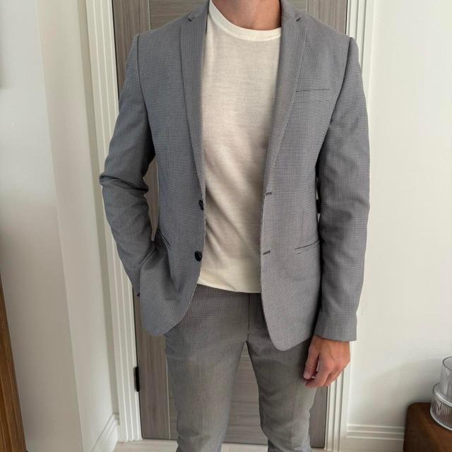 River Island Men's Suit - Grey - M on Productcaster.