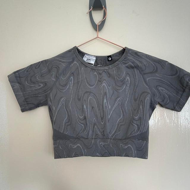 AYBL Women's Crop top - Grey/Black - XS on Productcaster.