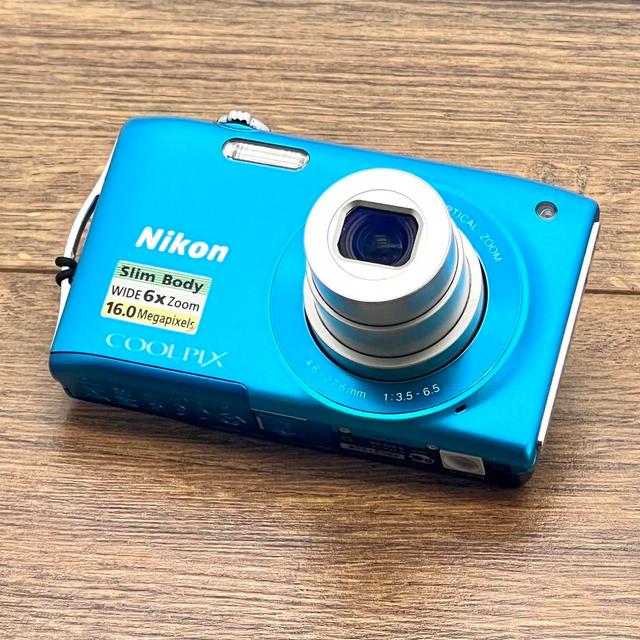 Nikon Digital cameras - Blue on Productcaster.