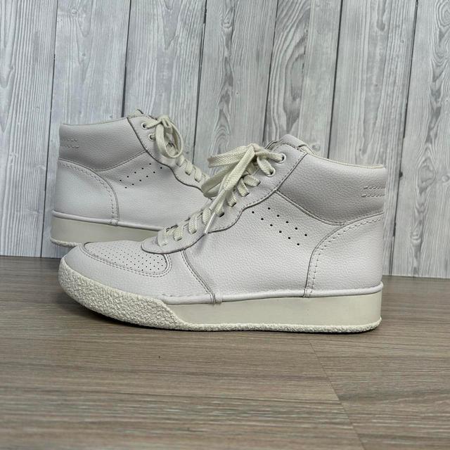 Clarks Women's Trainers - White - UK 8 on Productcaster.