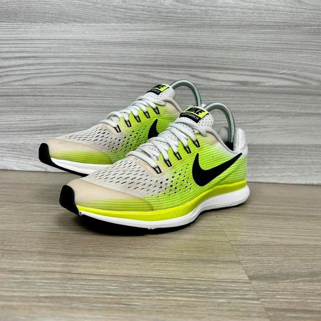 Nike Women's Trainers - White/Yellow - UK 5 on Productcaster.