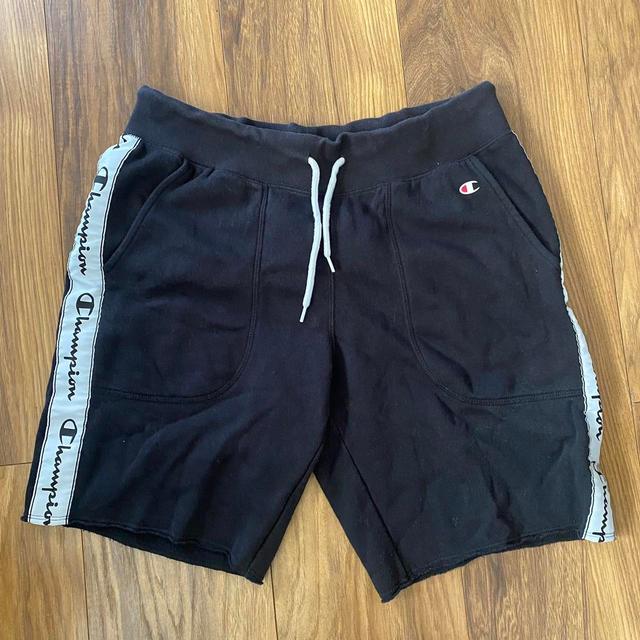 Champion Men's Shorts - Black - M on Productcaster.