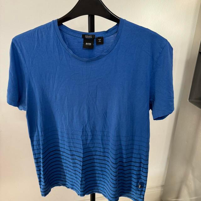 Hugo Boss Women's T-shirt - Blue - M on Productcaster.