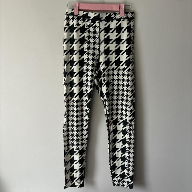 H&M Women's Trousers - Black/White - UK 8 on Productcaster.