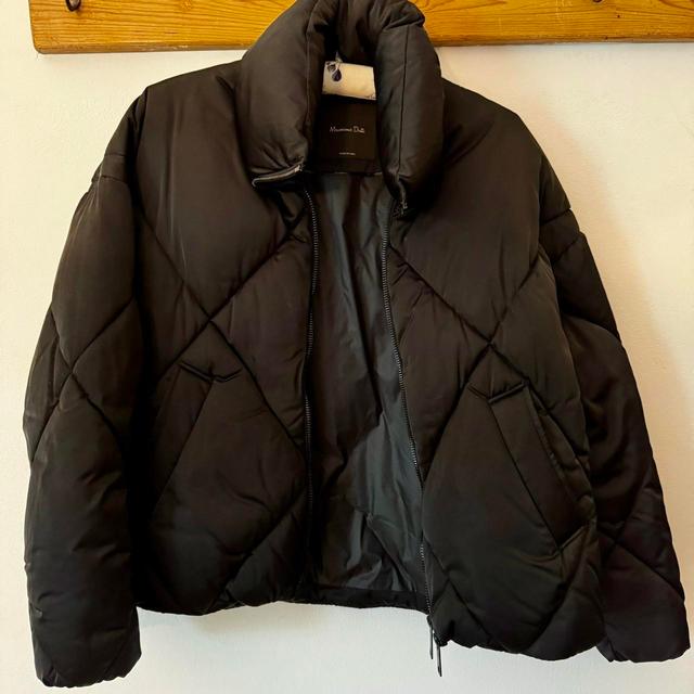 Massimo Dutti Women's Puffer Jacket - Black - S on Productcaster.