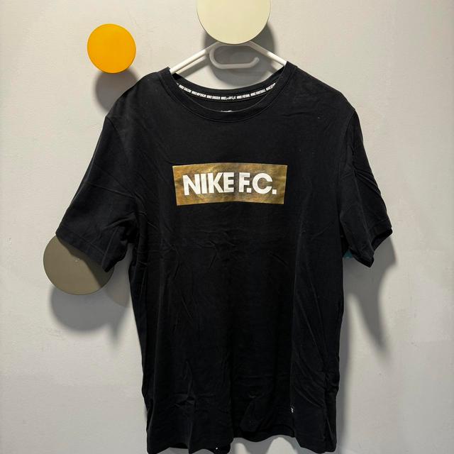 Nike Men's T-shirt - Black - L on Productcaster.