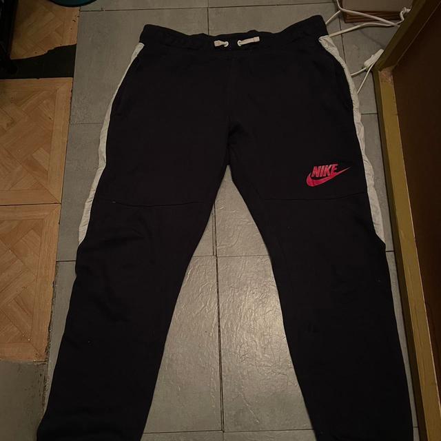 Nike Men's Sweatpants - Black - M on Productcaster.