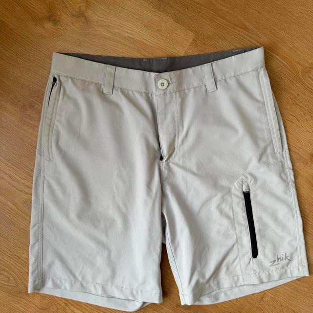 Men's Shorts - Grey/Cream - L on Productcaster.