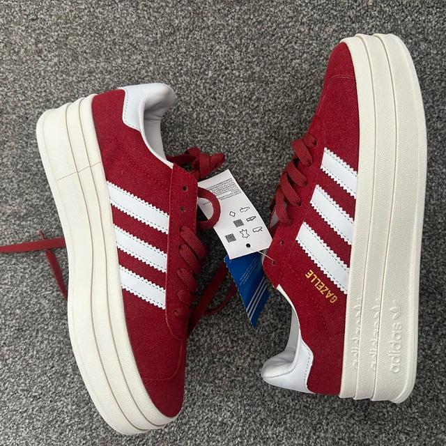 Adidas Women's Trainers - Red/White - UK 5.5 on Productcaster.