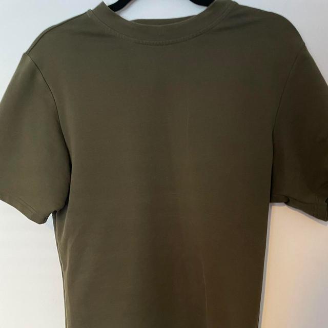 Men's T-shirt - Khaki/Green - L on Productcaster.