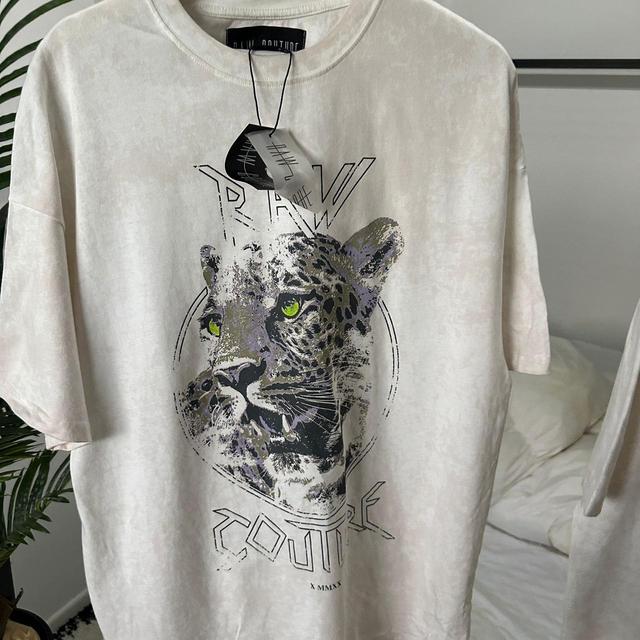 Men's T-shirt - Cream/White - M on Productcaster.