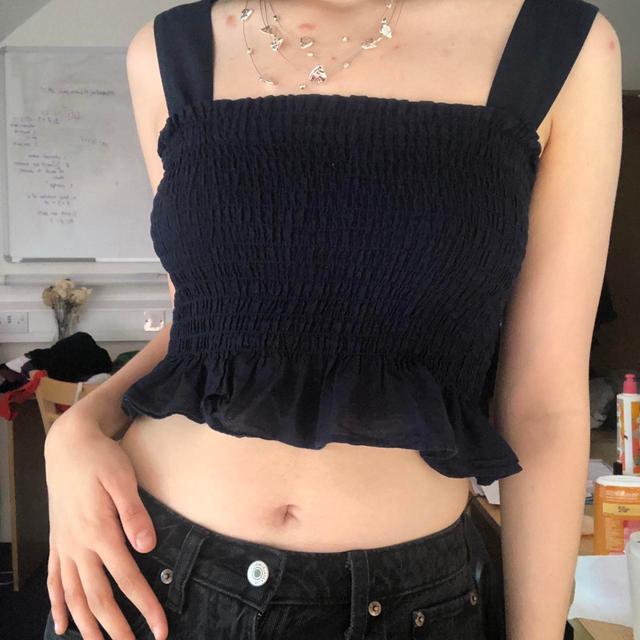 UNIQLO Women's Crop top - Navy - XS on Productcaster.