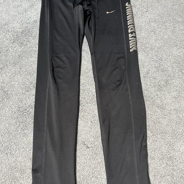 Nike Women's Leggings - Black - M on Productcaster.