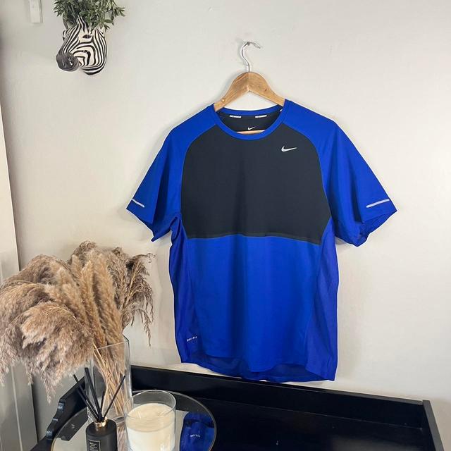 Nike Men's T-shirt - Black/Blue - L on Productcaster.