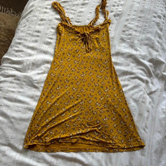 PrettyLittleThing Women's Dress - Yellow/Gold - 6 on Productcaster.