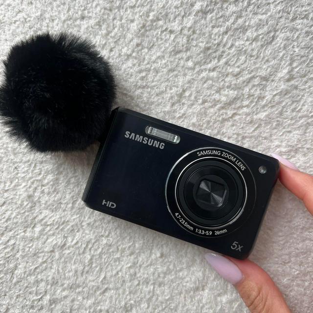 Samsung Digital cameras - Black on Productcaster.