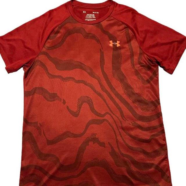 Under Armour Men's T-shirt - Burgundy - S on Productcaster.