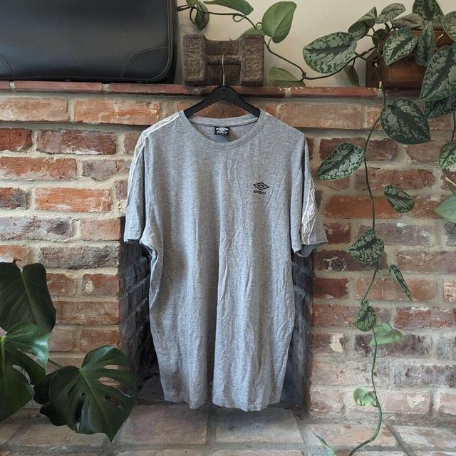 Umbro Men's T-shirt - Grey - XL on Productcaster.