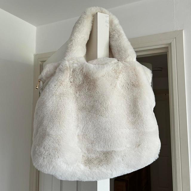 George Women's Bag - White/Cream on Productcaster.