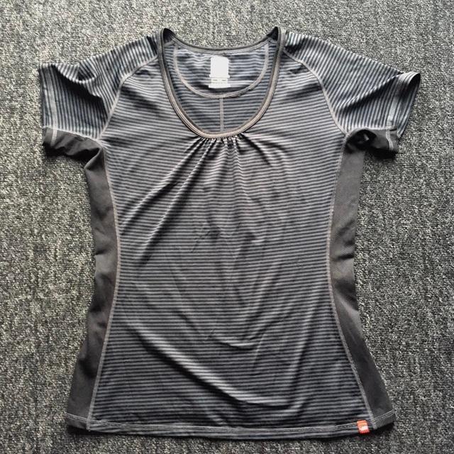 The North Face Women's T-shirt - Black/Grey - 14 on Productcaster.