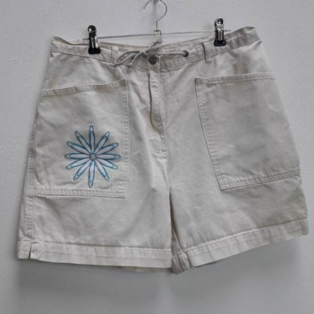 Vintage Women's Shorts - White - L on Productcaster.