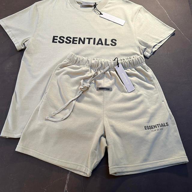 Essentials Men's T-shirt - Cream - S on Productcaster.