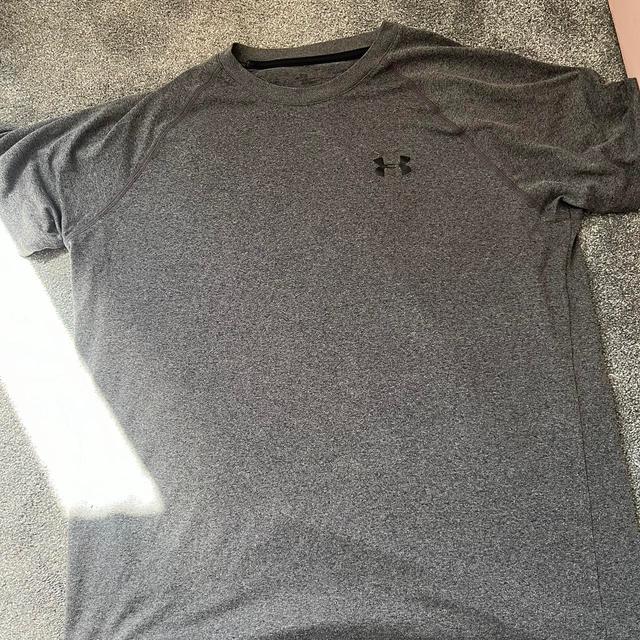 Under Armour Men's T-shirt - Grey - S on Productcaster.