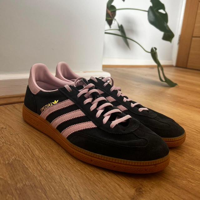 Adidas Men's Trainers - Navy/Pink - UK 10 on Productcaster.