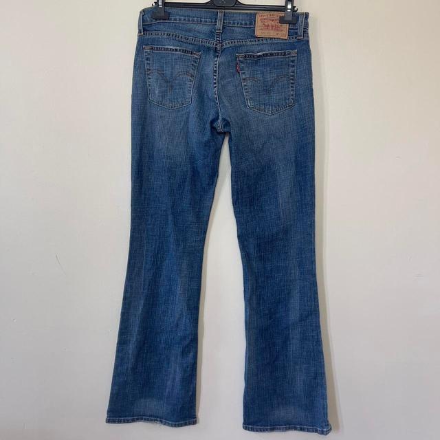 Levi's Women's Jeans - Blue - 33" on Productcaster.