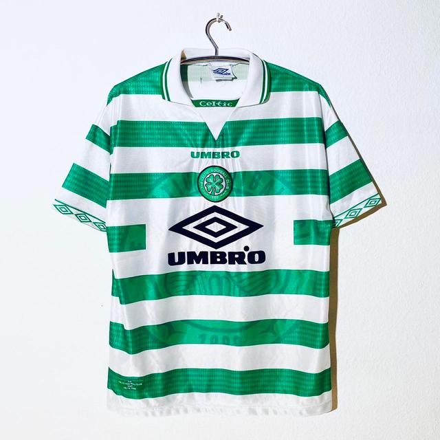 Umbro Men's T-shirt - Green/White - L on Productcaster.