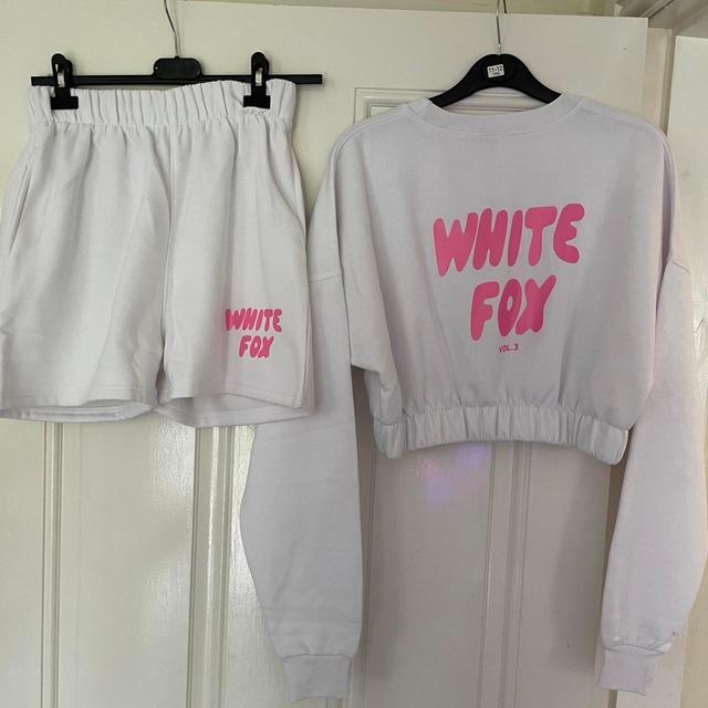 !M?ERFECT Women's Sweatshirt - White - 6 on Productcaster.