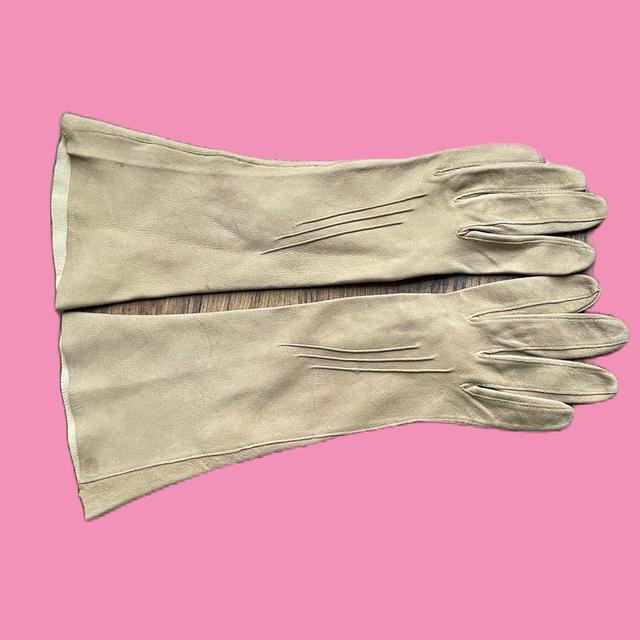 Vintage Women's Gloves - Cream on Productcaster.