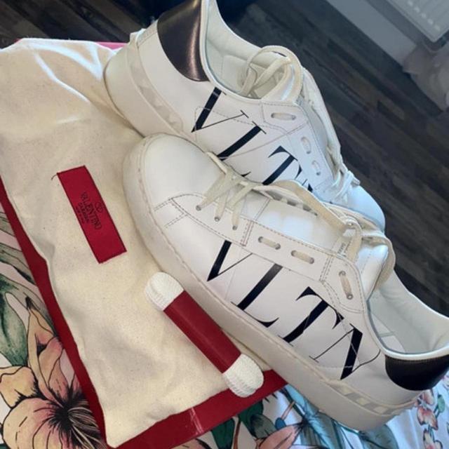 Valentino Women's Trainers - White - UK 6 on Productcaster.