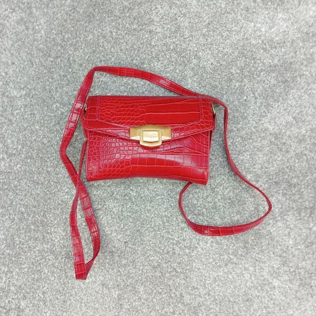 Vintage Women's Bag - Red on Productcaster.