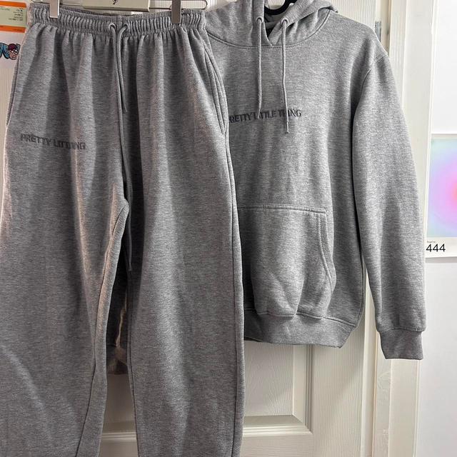 PrettyLittleThing Women's Sweatpants - Grey - UK 6 on Productcaster.