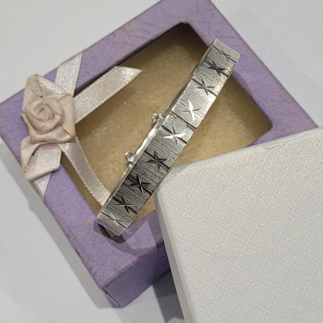 Vintage Women's Bracelet - Silver on Productcaster.