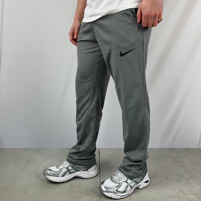 Nike Men's Sweatpants - Grey - M on Productcaster.