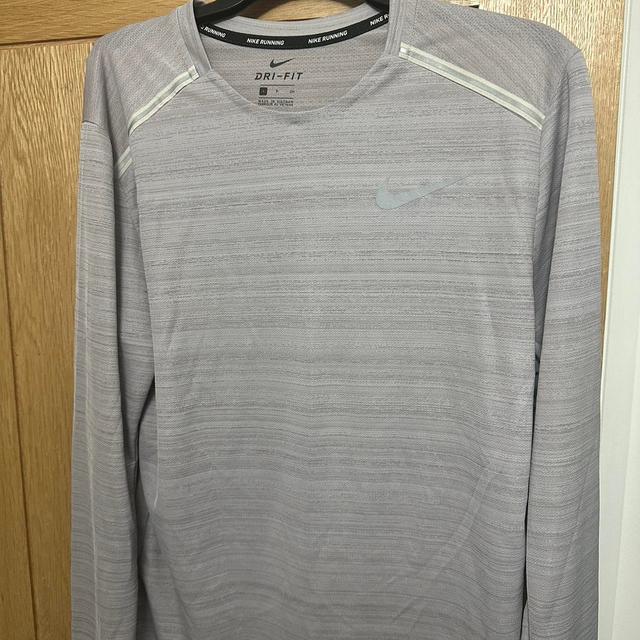 Nike Men's T-shirt - Grey - S on Productcaster.