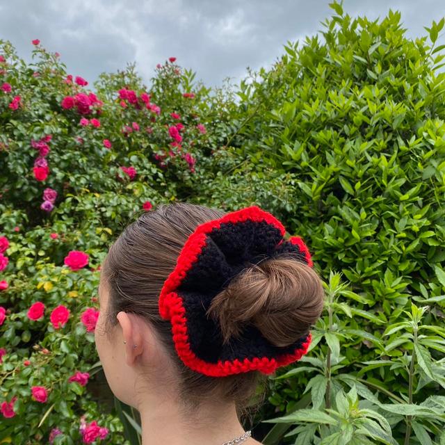 Women's Hair accessory - Red/Black on Productcaster.