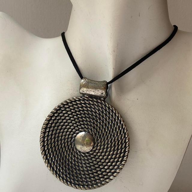 Vintage Women's Necklace - Silver/Black on Productcaster.