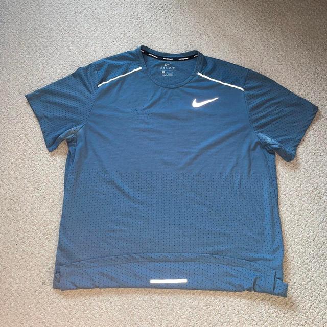 Nike Men's T-shirt - Blue/Navy - L on Productcaster.